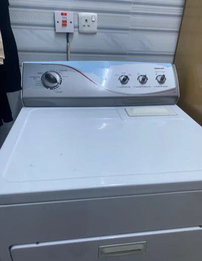 فني غسالة الرياض